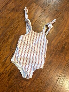 Cash & Co. girls size 3/4 one piece bathing suit